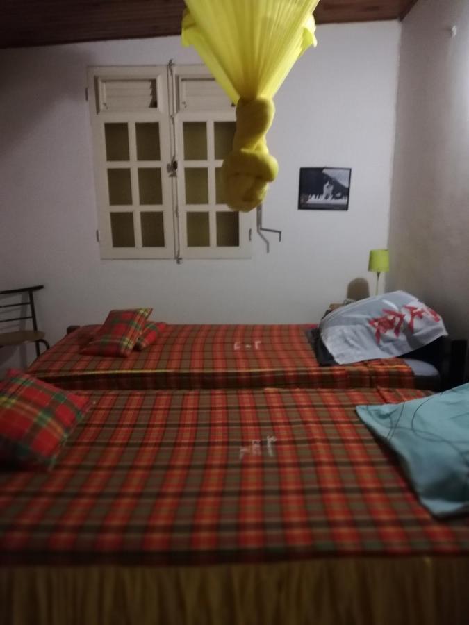 Hebergement Mouchas F4 - Dans Villa Les Polycias Sainte-Luce Dış mekan fotoğraf