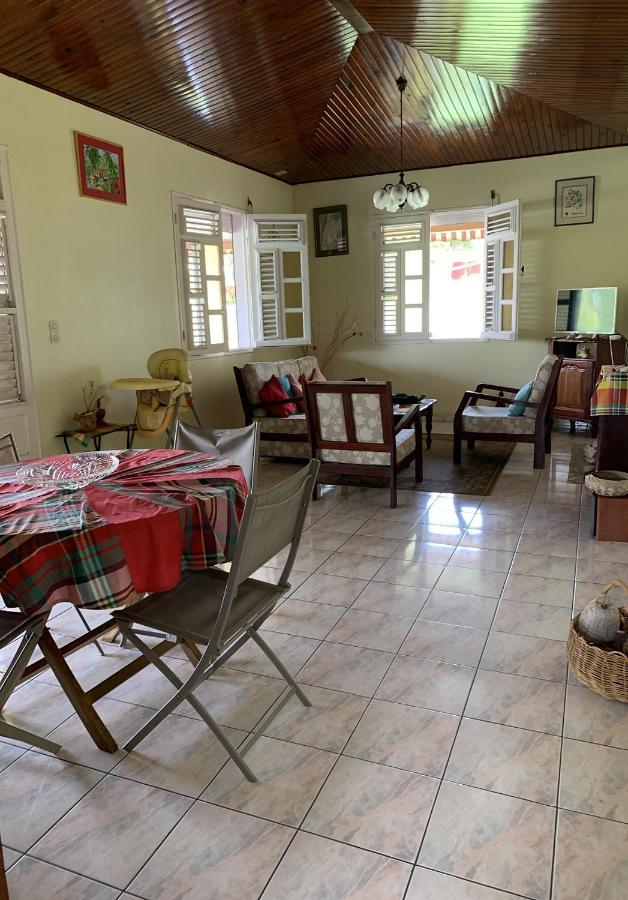 Hebergement Mouchas F4 - Dans Villa Les Polycias Sainte-Luce Dış mekan fotoğraf