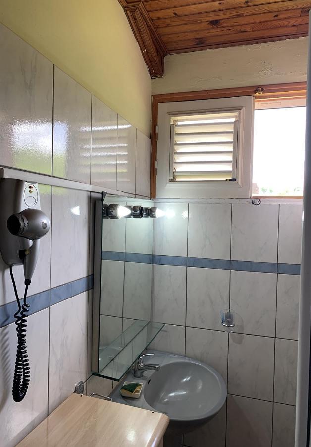 Hebergement Mouchas F4 - Dans Villa Les Polycias Sainte-Luce Dış mekan fotoğraf