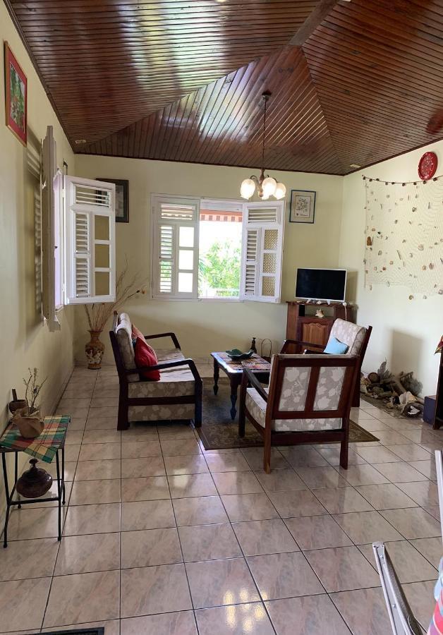 Hebergement Mouchas F4 - Dans Villa Les Polycias Sainte-Luce Dış mekan fotoğraf