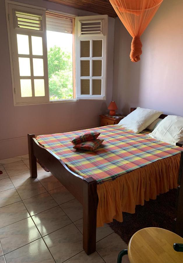 Hebergement Mouchas F4 - Dans Villa Les Polycias Sainte-Luce Dış mekan fotoğraf